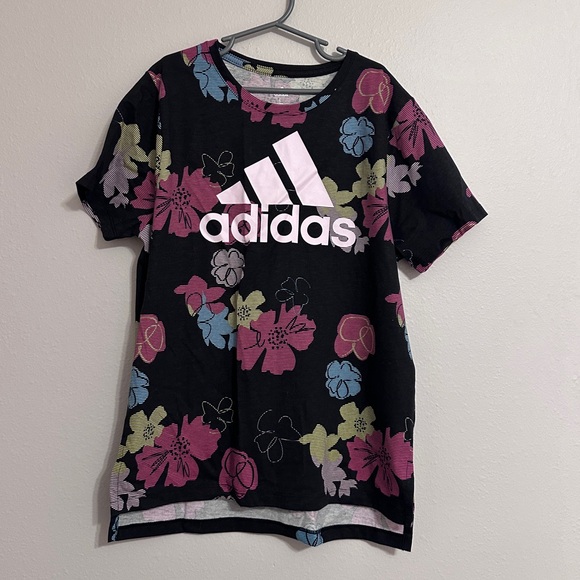 BNWT Girls size Large Adidas tshirt - Picture 2 of 3